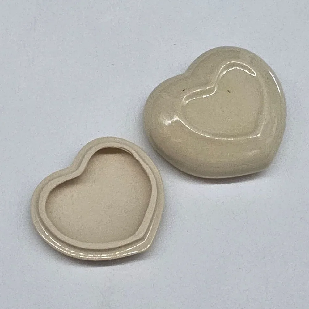 Heart-Shaped Ceramic Trinket Box With Fox & Nature Scene Design